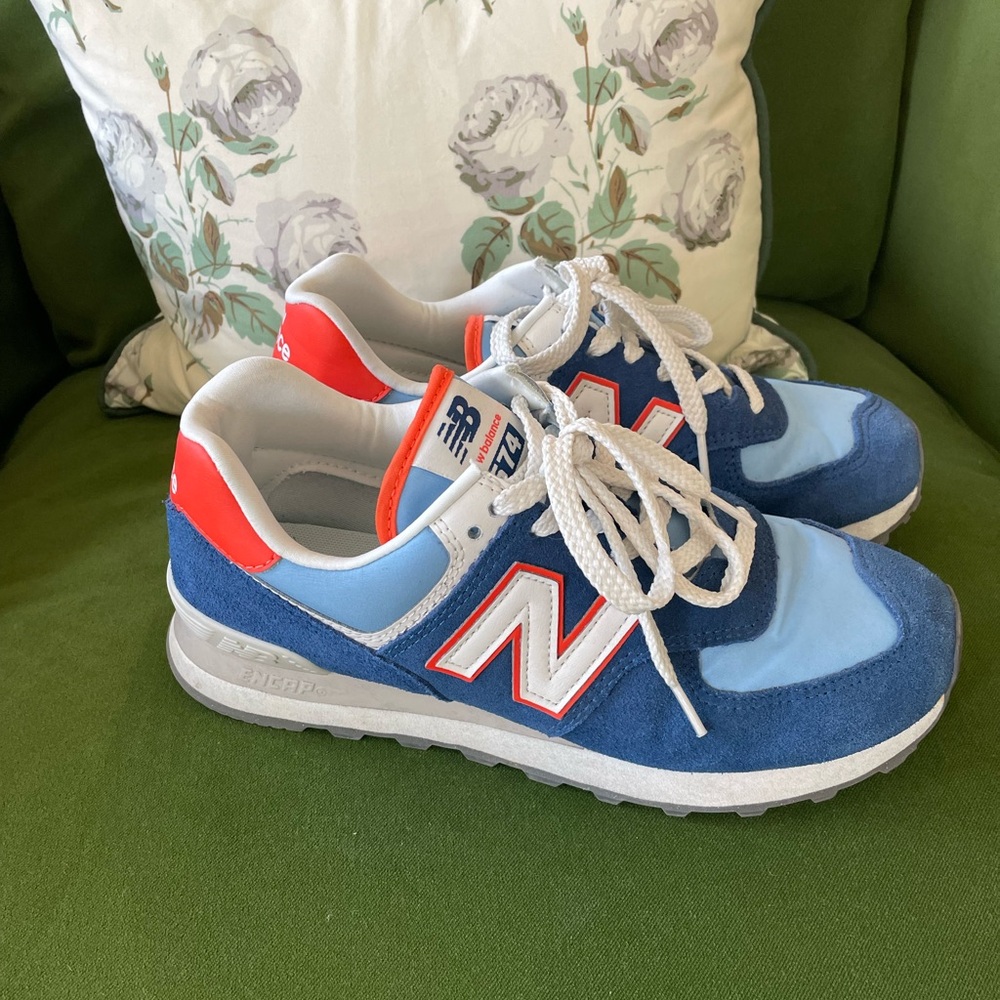 Women’s 574 New Balance Athletic Shoes Size 9